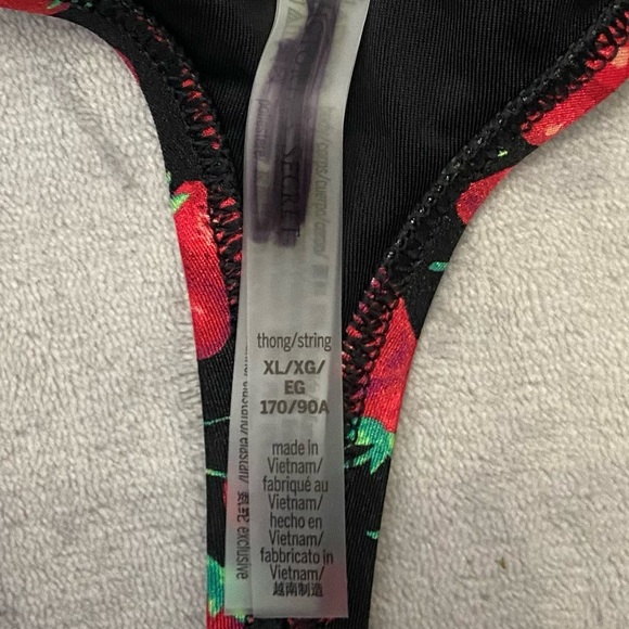 New! Victoria’s Secret shine strap thong bikini bottom strawberry 4623 - Picture 6 of 9